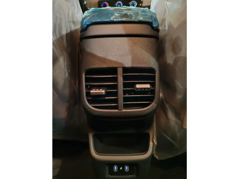 Discover undefined undefined Exterior Interior Images.Find all aspects and details of cars.