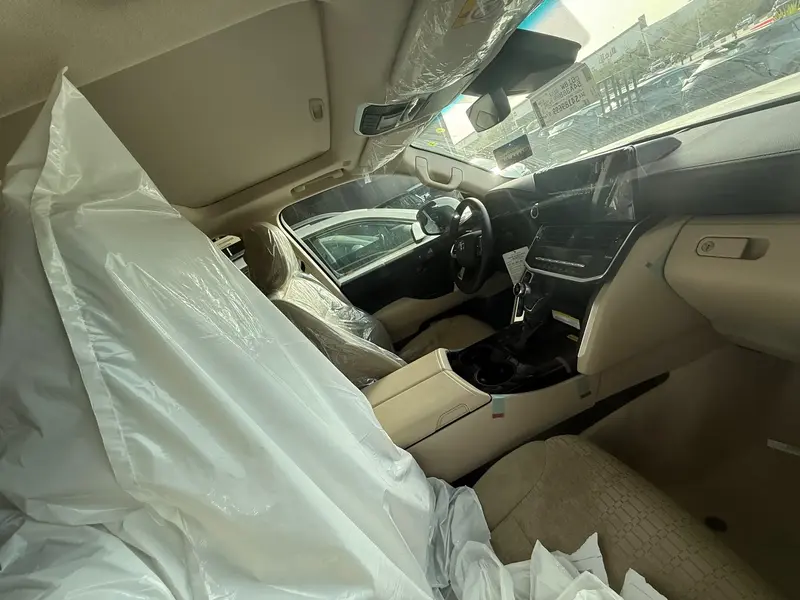 Discover undefined undefined Exterior Interior Images.Find all aspects and details of cars.