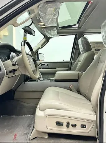 Discover undefined undefined Exterior Interior Images.Find all aspects and details of cars.