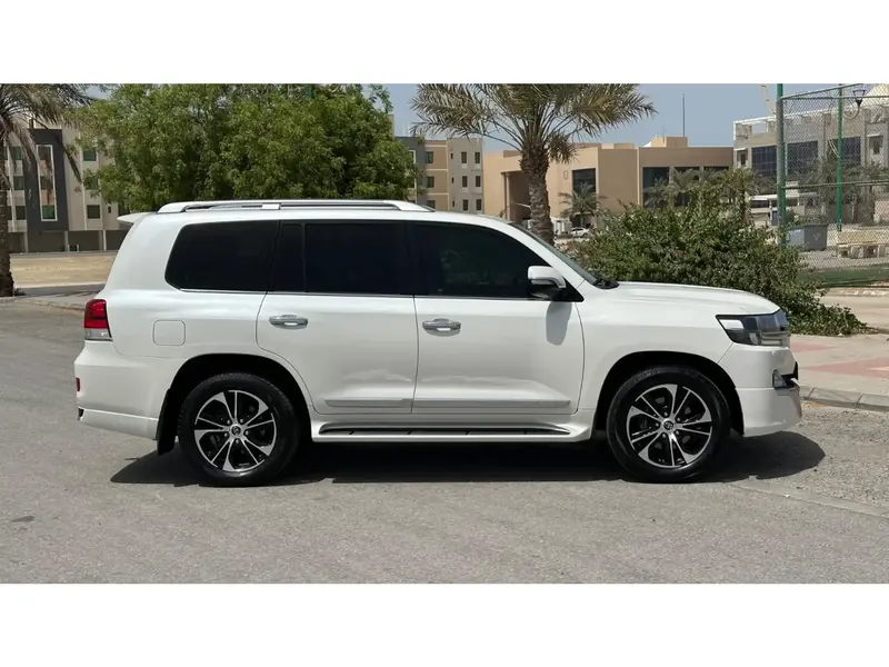Toyota Land Cruiser Wagon 2021