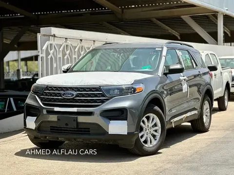 Discover undefined undefined Exterior Interior Images.Find all aspects and details of cars.