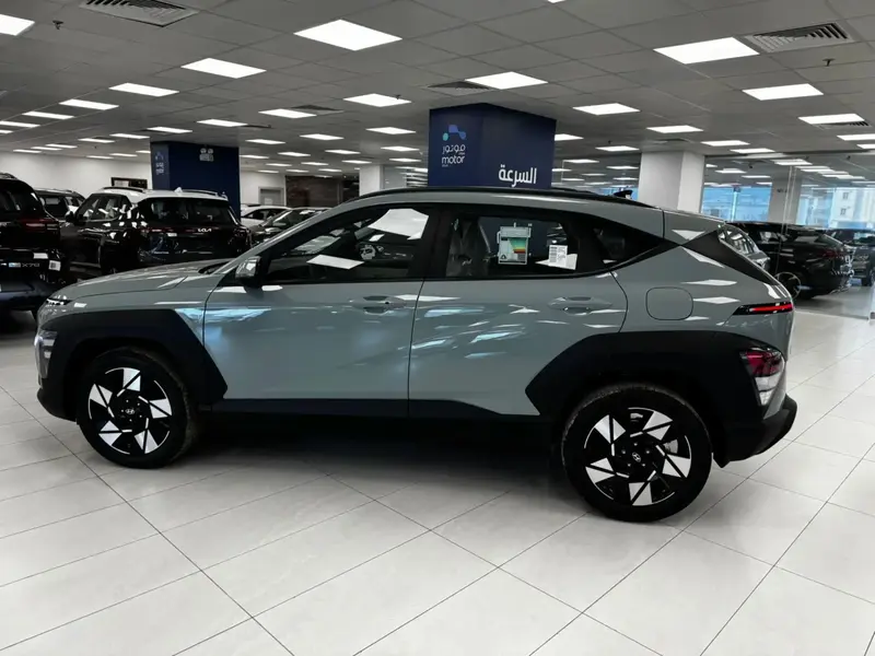 Discover undefined undefined Exterior Interior Images.Find all aspects and details of cars.