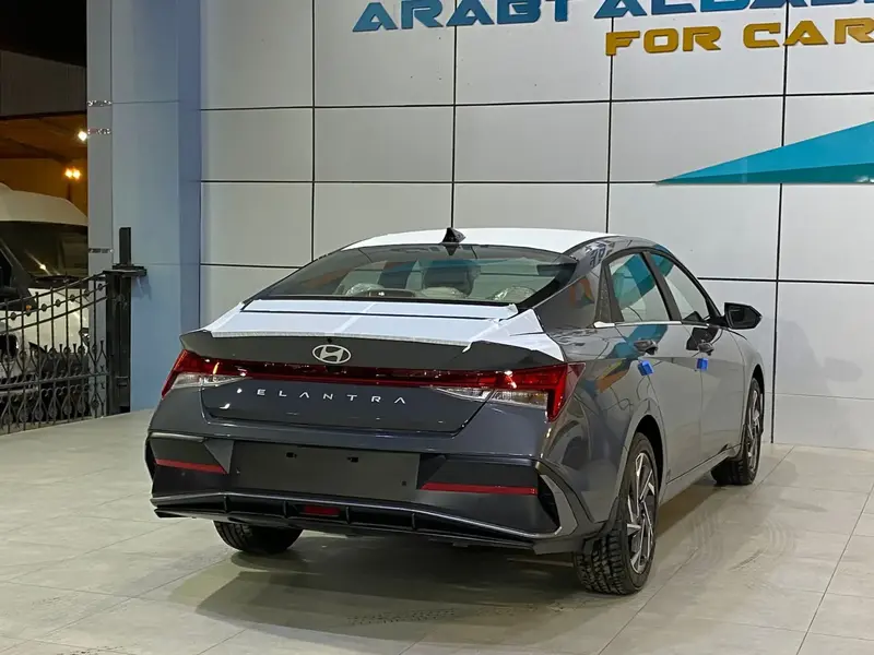 Hyundai Elantra 2025