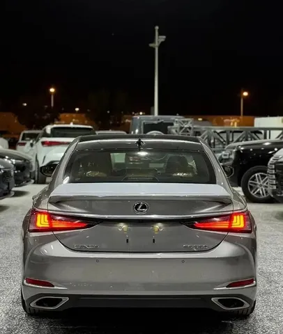 New Lexus ES 350 2024