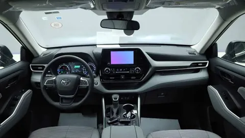 Discover undefined undefined Exterior Interior Images.Find all aspects and details of cars.