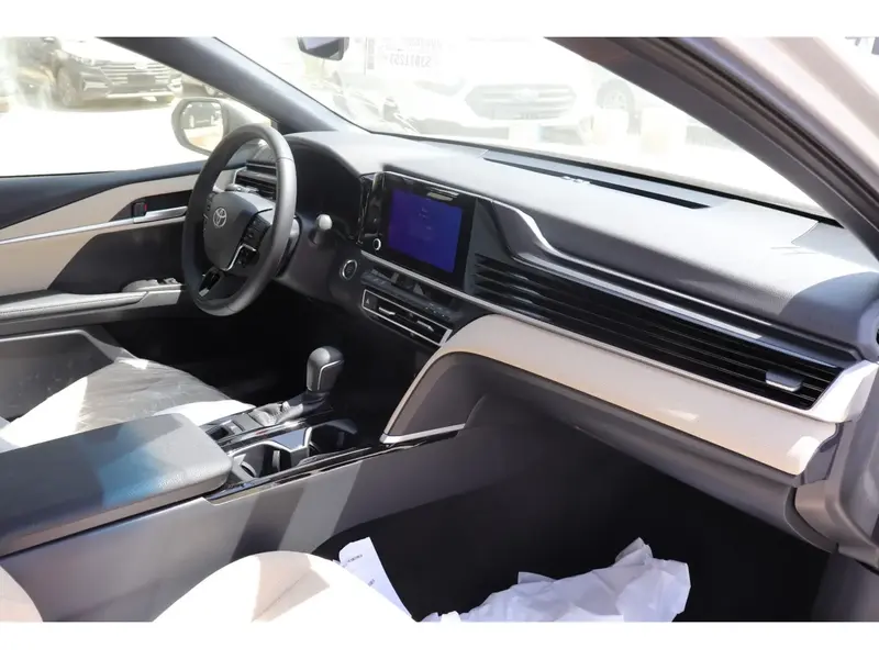 Toyota Camry 2025
