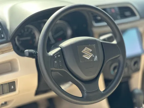 Discover undefined undefined Exterior Interior Images.Find all aspects and details of cars.