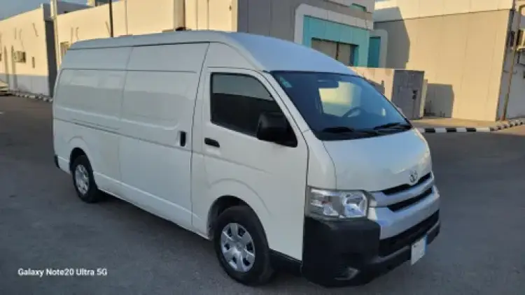 toyota hiace image Toyota Hiace 2015