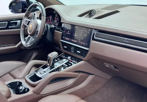 Discover undefined undefined Exterior Interior Images.Find all aspects and details of cars.