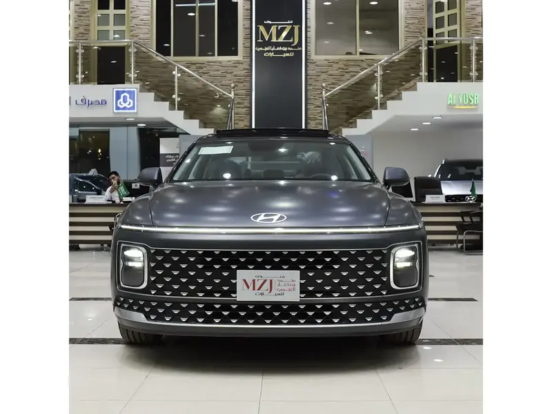 Discover undefined undefined Exterior Interior Images.Find all aspects and details of cars.