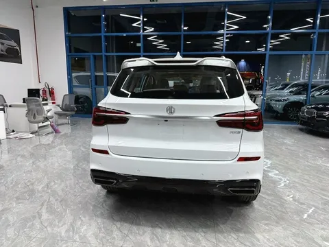 Discover undefined undefined Exterior Interior Images.Find all aspects and details of cars.
