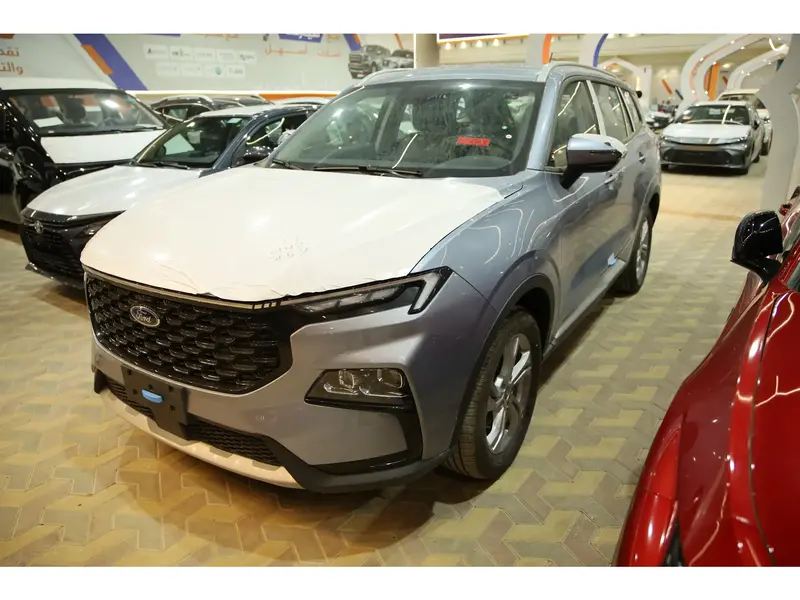 Discover undefined undefined Exterior Interior Images.Find all aspects and details of cars.