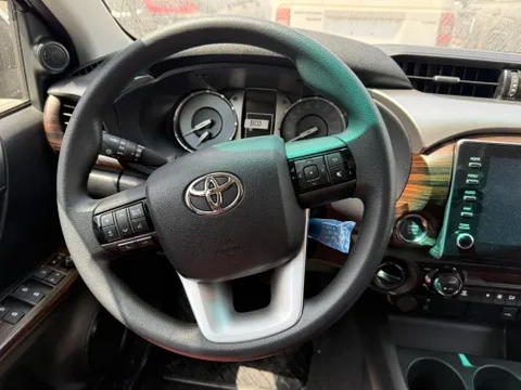 New Toyota Hilux 2025
