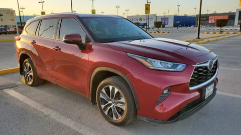 toyota toyota-highlander image Toyota Highlander  2.5L Hybrid GLE (AWD) 2021