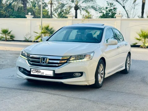 Discover undefined undefined Exterior Interior Images.Find all aspects and details of cars.