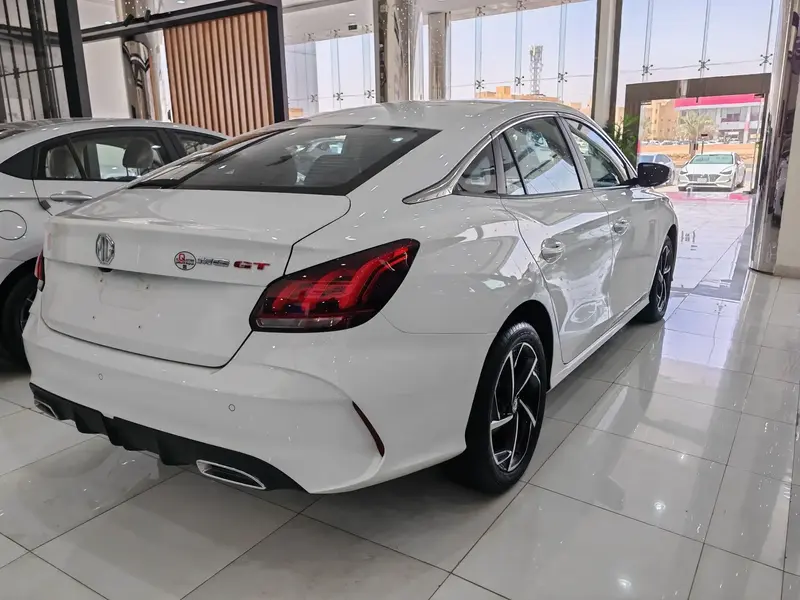 Discover undefined undefined Exterior Interior Images.Find all aspects and details of cars.