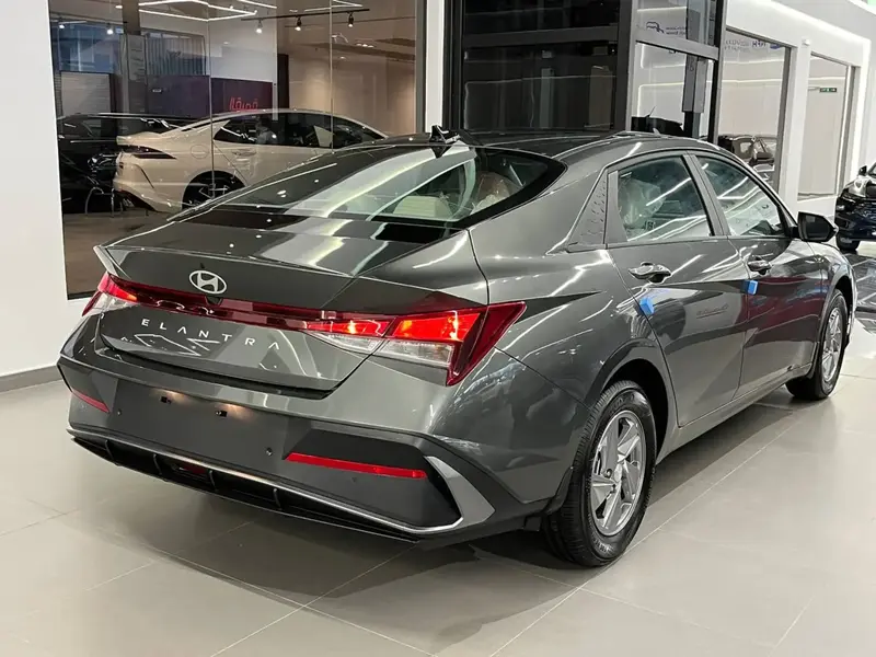 Hyundai Elantra 2025