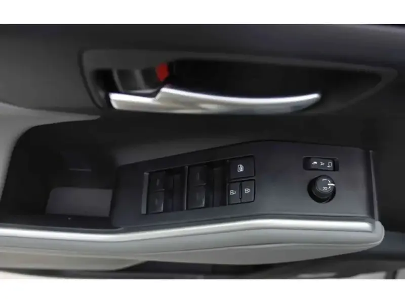 Discover undefined undefined Exterior Interior Images.Find all aspects and details of cars.