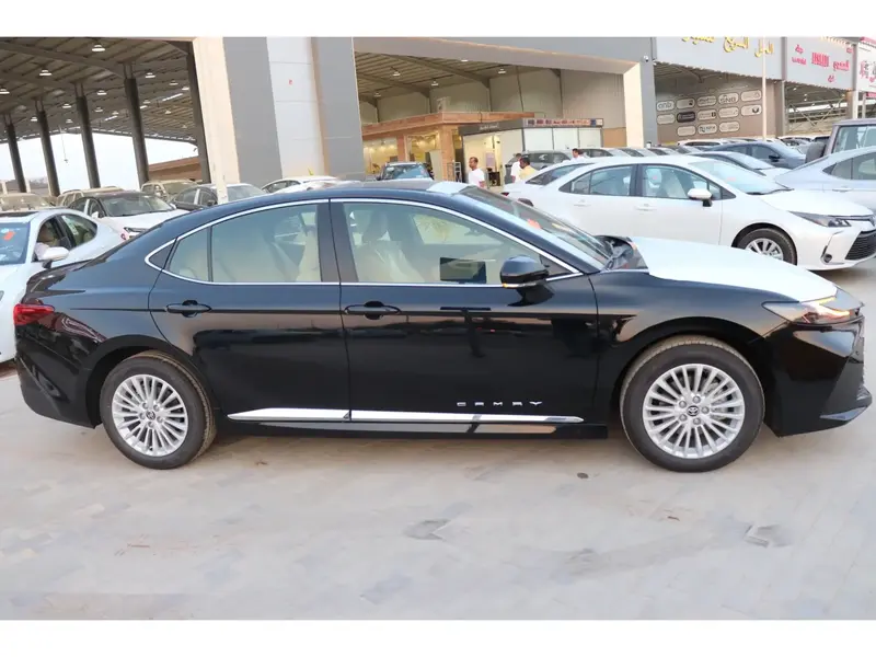 Toyota Camry 2025