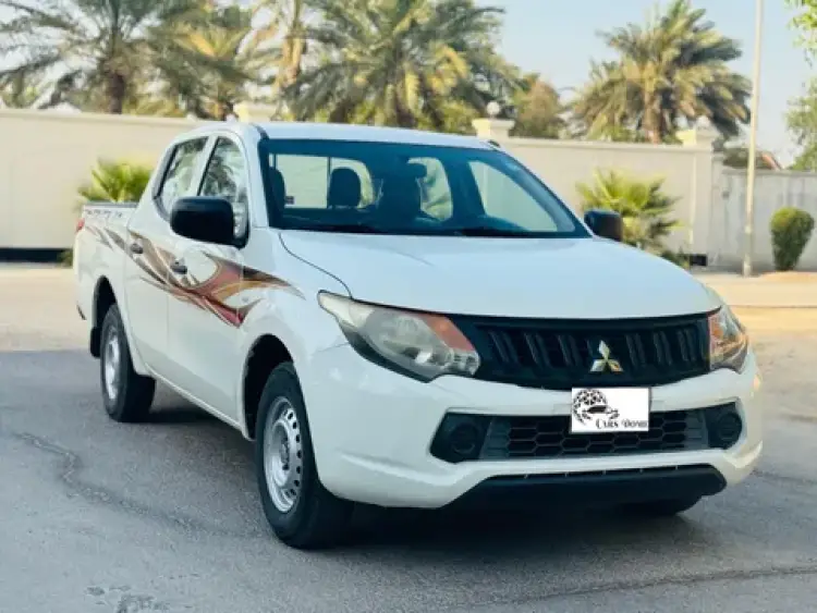 mitsubishi mitsubishi-l200 image Mitsubishi L200 2.4L Double Cab GL (2WD) 2017