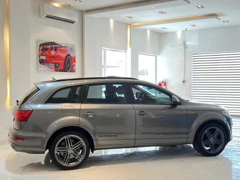 Audi Q7 3.0L (333 HP) 2015