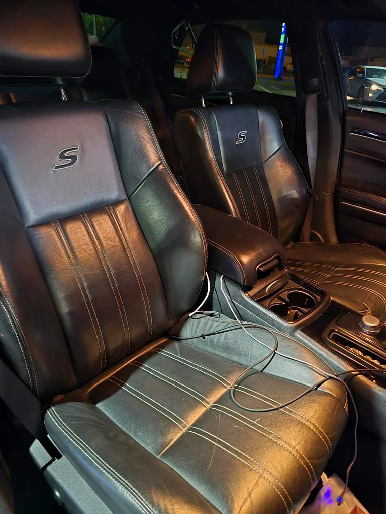 كرايسلر 300s 2021
