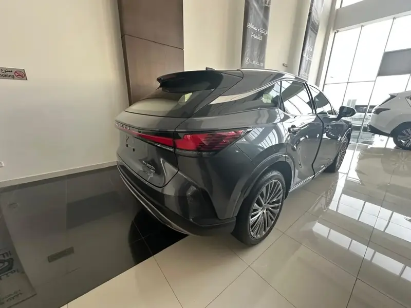 Discover undefined undefined Exterior Interior Images.Find all aspects and details of cars.