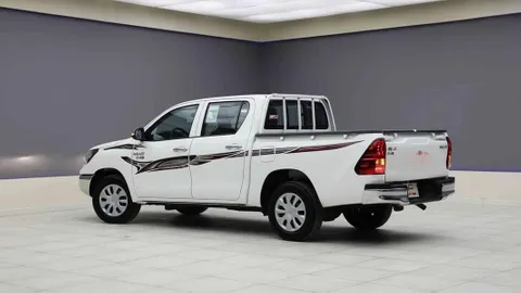 Discover undefined undefined Exterior Interior Images.Find all aspects and details of cars.