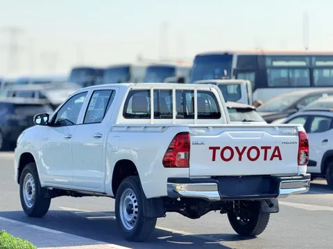 New Toyota Hilux 2.4L GL 2 Double Cab DSL M/T 4x4 2025