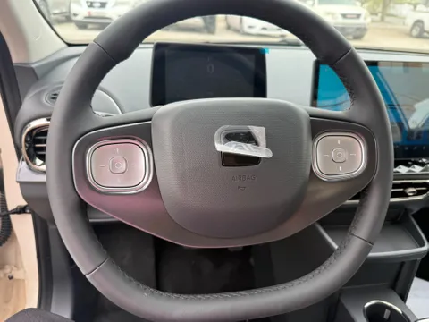 Discover undefined undefined Exterior Interior Images.Find all aspects and details of cars.