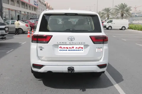 Discover undefined undefined Exterior Interior Images.Find all aspects and details of cars.