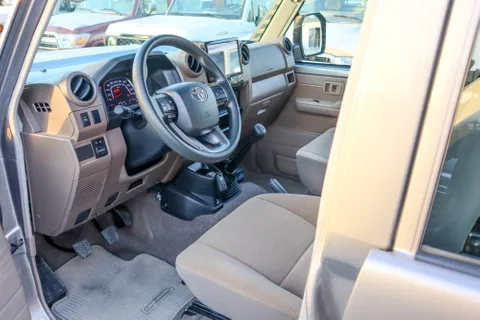 Toyota Land Cruiser 4.0L Hardtop 2024