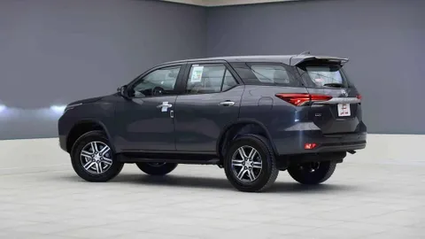 Discover undefined undefined Exterior Interior Images.Find all aspects and details of cars.