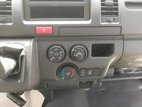 New Toyota Hiace 2.5L Commuter M/T 2024