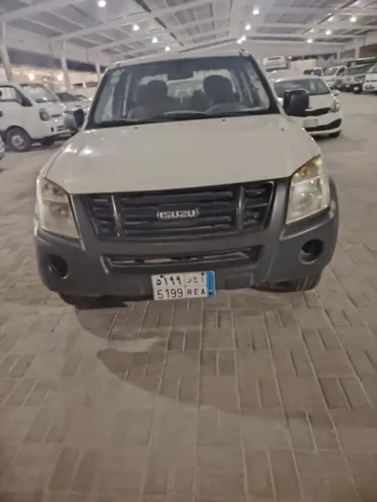 isuzu isuzu-dmax image Isuzu D-MAX 2010