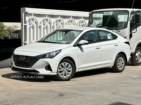 Discover undefined undefined Exterior Interior Images.Find all aspects and details of cars.