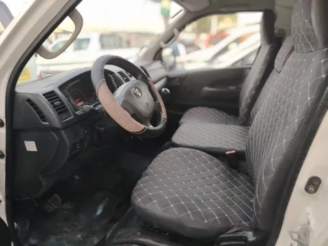 Toyota Hiace CHILLER VAN 2017