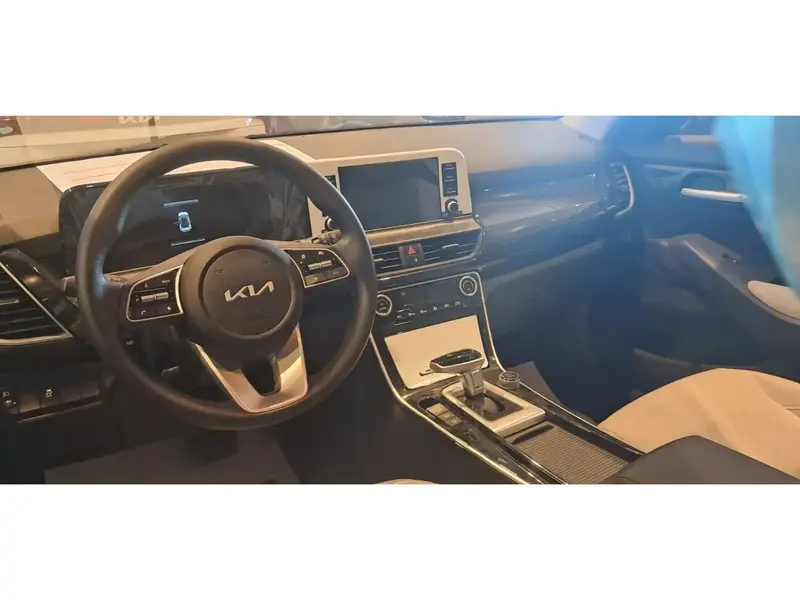 Discover undefined undefined Exterior Interior Images.Find all aspects and details of cars.
