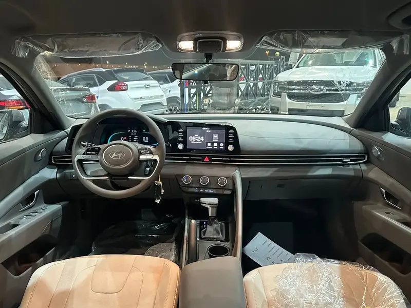 Hyundai Elantra 2025