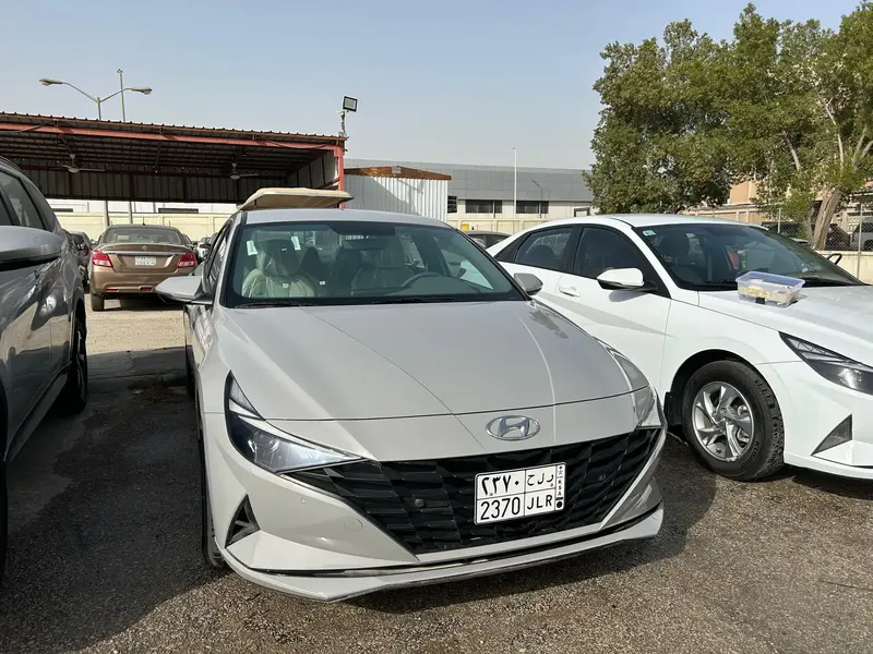 Hyundai Elantra 2023