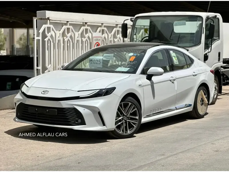 Discover undefined undefined Exterior Interior Images.Find all aspects and details of cars.