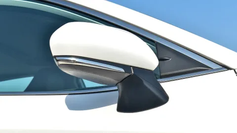 Discover undefined undefined Exterior Interior Images.Find all aspects and details of cars.