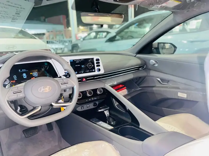 Discover undefined undefined Exterior Interior Images.Find all aspects and details of cars.