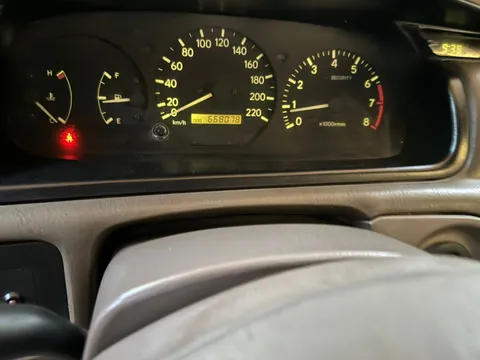 استكشف undefined undefined الصور الخارجية والداخلية. اكتشف جميع جوانب وتفاصيل السيارات.