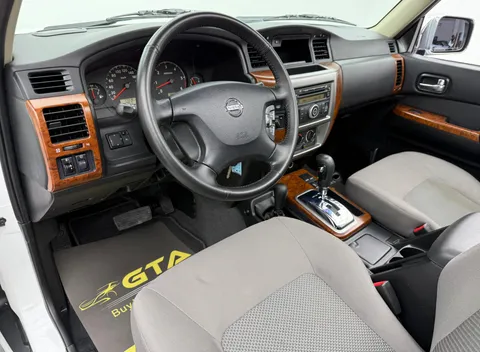 Nissan Patrol Safari 4.8L A/T 2022