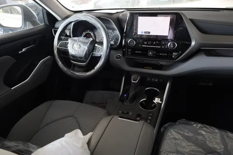 New Toyota Highlander  2.5L Hybrid GLE AWD  2023