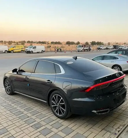 Discover undefined undefined Exterior Interior Images.Find all aspects and details of cars.
