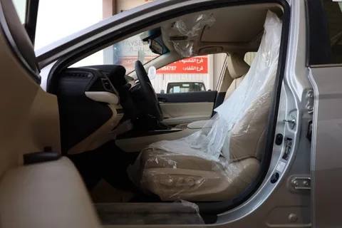 New Toyota Camry 2.5L GLE Hybrid 212 HP 2023