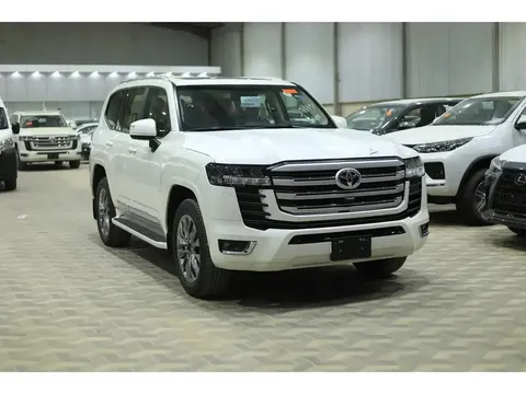 Discover undefined undefined Exterior Interior Images.Find all aspects and details of cars.