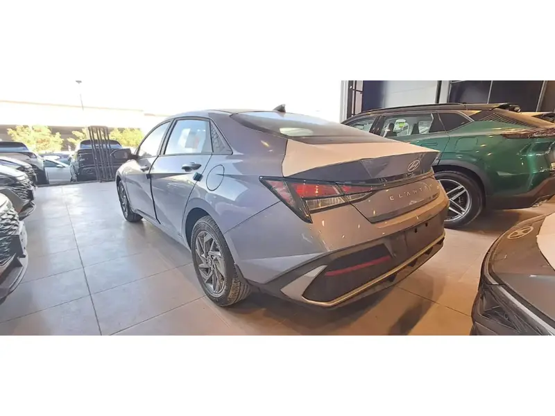 Hyundai Elantra 2025